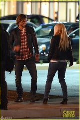 组图：布兰妮MV花絮曝光 穿男友外套显臃肿