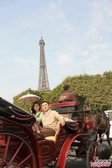 组图：熊黛林陈昊巴黎拍广告 牵手奔跑甜蜜出镜