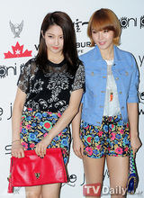 组图：韩星李孝利朴诗妍等出席首尔时装周活动