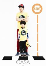 组图：韩星李钟赫与“儿子”拍温馨亲子写真