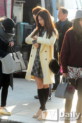 组图：少女时代赴华宣传黑白搭现身机场