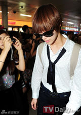 组图：SM家族结束日本演唱会返回韩国