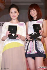 组图：阿娇(钟欣桐)长裙优雅 蔡卓妍清凉秀美腿