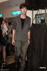 高清组图：SJ-M八缺一现身台湾 引发歌迷混乱