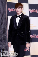 组图：SBS演艺大赏《跑男》大热 金秉万获大奖