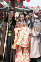 幻灯图：霍思燕首演疯癫女郡主 大呼要嫁就嫁任贤齐