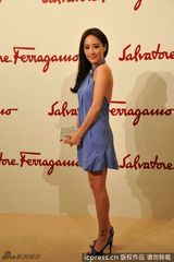 组图：刘嘉玲董洁等助阵时装秀 黄奕爆炸头抢镜