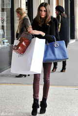 高清组图：奥利维亚-巴勒莫街拍皮草背心搭皮裤