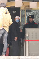 组图：冯小刚董卿现身春晚节目三审现场