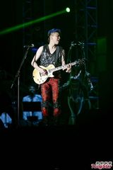 组图：陶喆巡回演唱上海开唱 献舞蹈处女秀