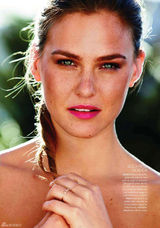 高清图：超模芭儿-拉法莉登封面 比基尼秀身材