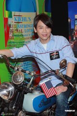 组图：陶喆与孩子打成一片 称不排除会闪婚造人