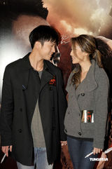 幻灯图：谢婷婷力挺安志杰新片 情侣档亮相受瞩目