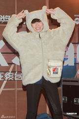 组图：杨千嬅撑场叱咤记者会 多对绯闻情侣同台