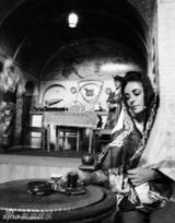 高清组图：伊丽莎白-泰勒1976年伊朗旅游照曝光