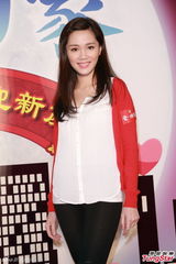 组图：汤镇宗女儿汤洛雯首次触电心情紧张