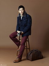 高清组图：韩星高修冬装写真俊朗挺拔帅气