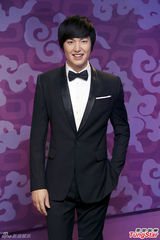 高清图：李敏镐蜡像进驻香港 与本人形象差别大