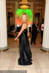 幻灯图：群星柏林出席电影活动 女星盛装亮相抢镜