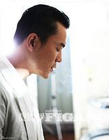 组图：廖凡登杂志 浴室大片演绎魅力百变