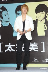 组图：SJ-M台北签唱会 兄弟情深互喂台湾小吃