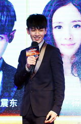 组图：《小时代3》海报现基情 陆烧曝定妆照