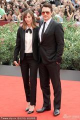 组图：《帕拉托》首映 弗兰科揽美女亮相