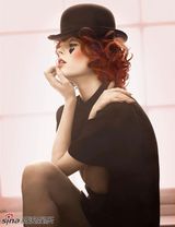 高清组图：超模可可-罗恰登杂志演绎忧郁小丑