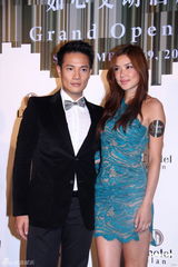 组图：乐基儿证实黎明由公司退位