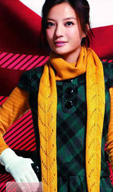 幻灯集：赵薇秀冬日暖装俏皮 青春气息逼人