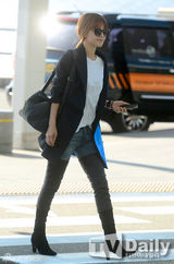 组图：宋智孝成宥利韩智慧便装现身机场赴香港