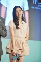 组图：《一仆二主》张嘉译搭档闫妮陷三角恋