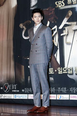 高清组图：朱智勋等亮相《五根手指》发布会