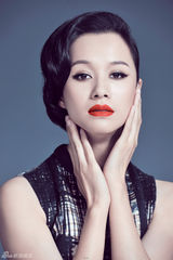 组图：倪虹洁曝最新复古大片 性感红唇尽显冷艳魅惑