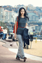 组图：韩雯雯时尚街拍 高雅复古