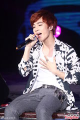 组图：BoyFriend睽违一年台湾粉丝会展现男人味