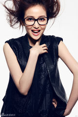 组图：陈一诺最新搞怪大片 造型夸张神似河东狮