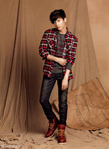 高清组图：元斌秋装写真款款深情 文根英职业端庄