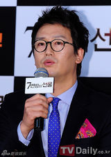 组图：韩星柳承龙新片《七号房间》开试映会