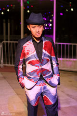 组图：聂远帅气亮相时尚盛典获年度风尚男艺人