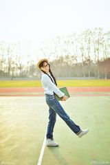 组图：武大女神生活美照 长发飘逸清新自然