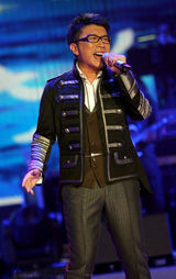 组图：庞龙首开个唱走清新范儿 翻唱致敬梁静茹