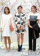 组图：韩星吴志浩大婚落泪 张赫等好友道贺