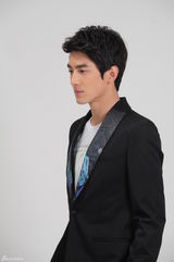 组图：林更新开通粉丝群联盟庆生