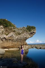 组图：逢泽丽奈夏日写真比基尼秀身材