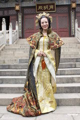 安七炫《帝锦》首演中国皇帝 借花献佛讨女主角欢心