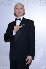 组图：葛优授勋仪式志得意满 幽默诙谐谈笑风生