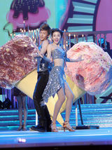 组图：唐艺昕《舞出我人生》活力爆棚