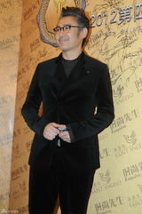 组图：众星云集新锐艺术人物评选 温碧霞乳贴隐现