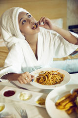 组图：曹阳真空浴袍写真全裸诱惑